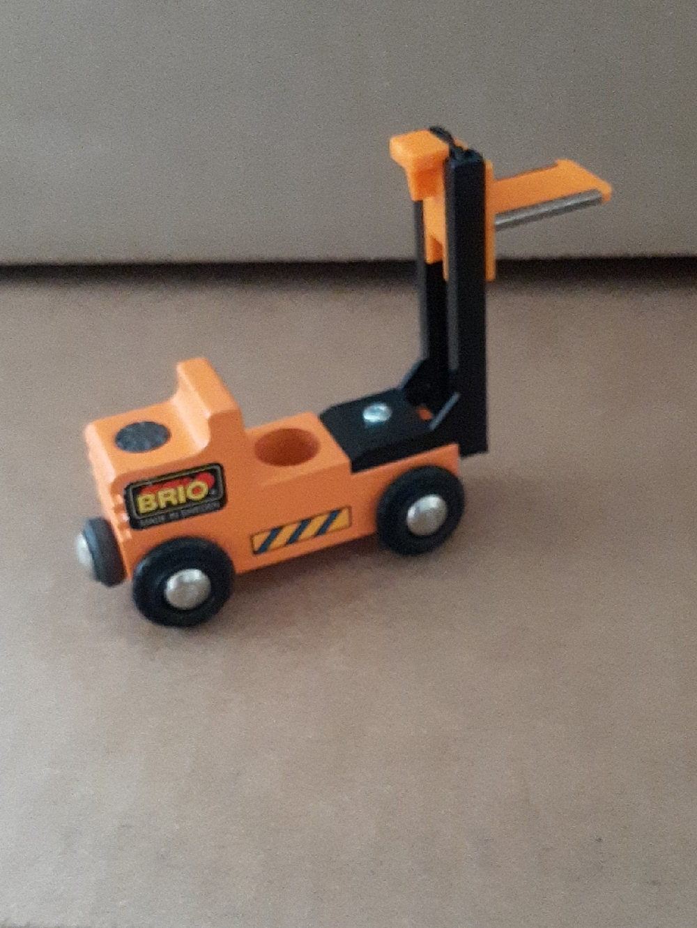 Brio Wooden Trucks - Picture 8 of 10